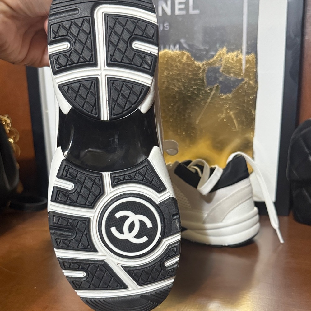 Chanel white and Black Tennis - Picture 5 of 8